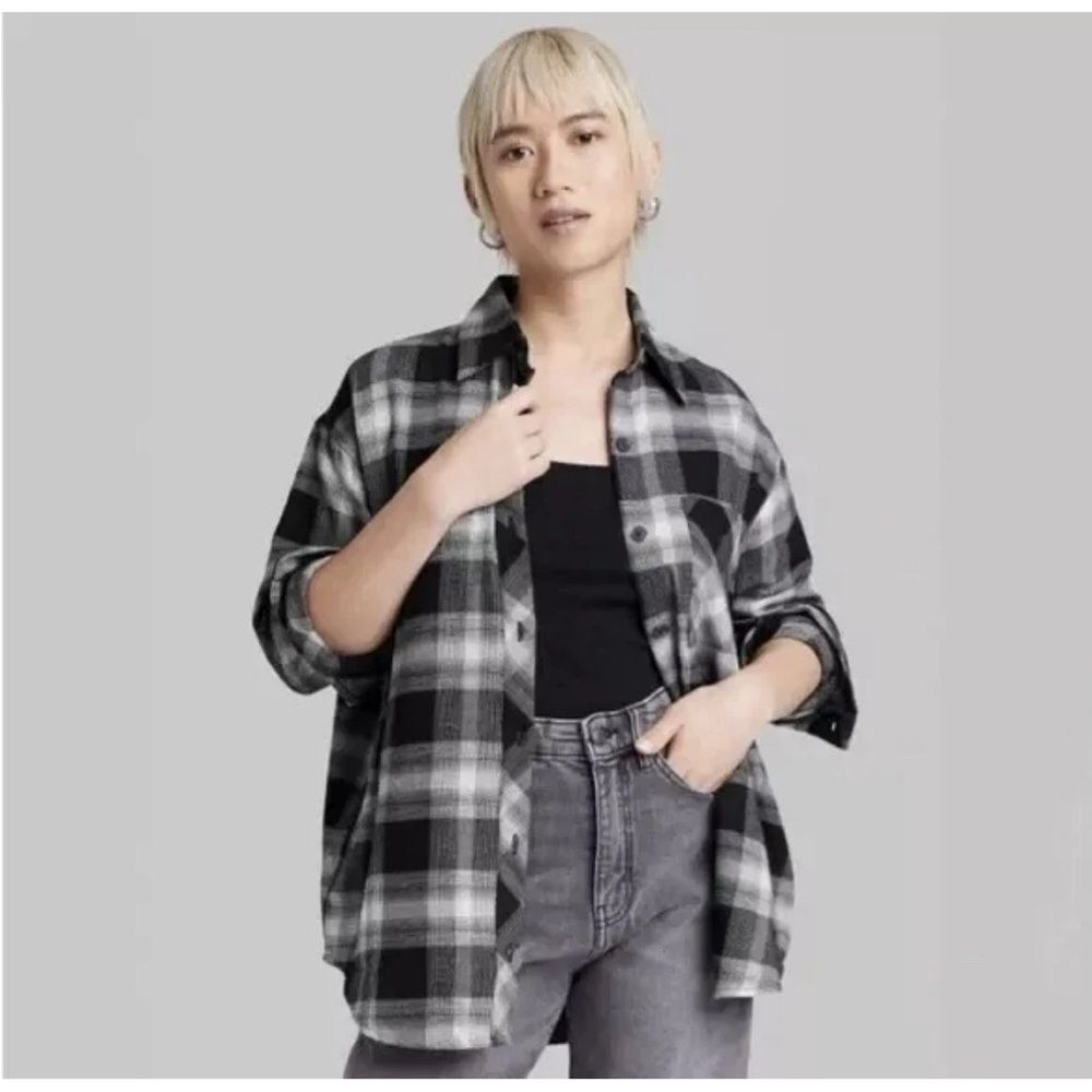 Wild Fable Monochrome Plaid Shirt size Large